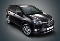 Toyota RAV4 SUV full